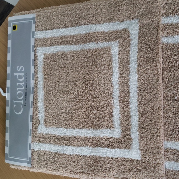 Clouds Luxurious Tan & White Bath Mat Set. NWT - Picture 2 of 16